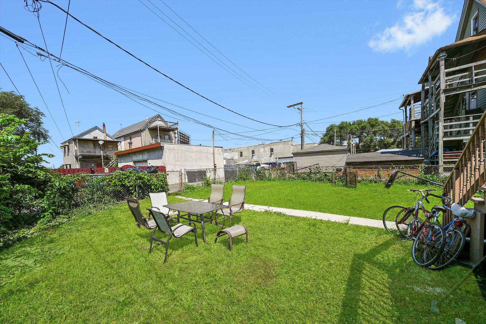 142 West Swann Street Chicago IL 60609