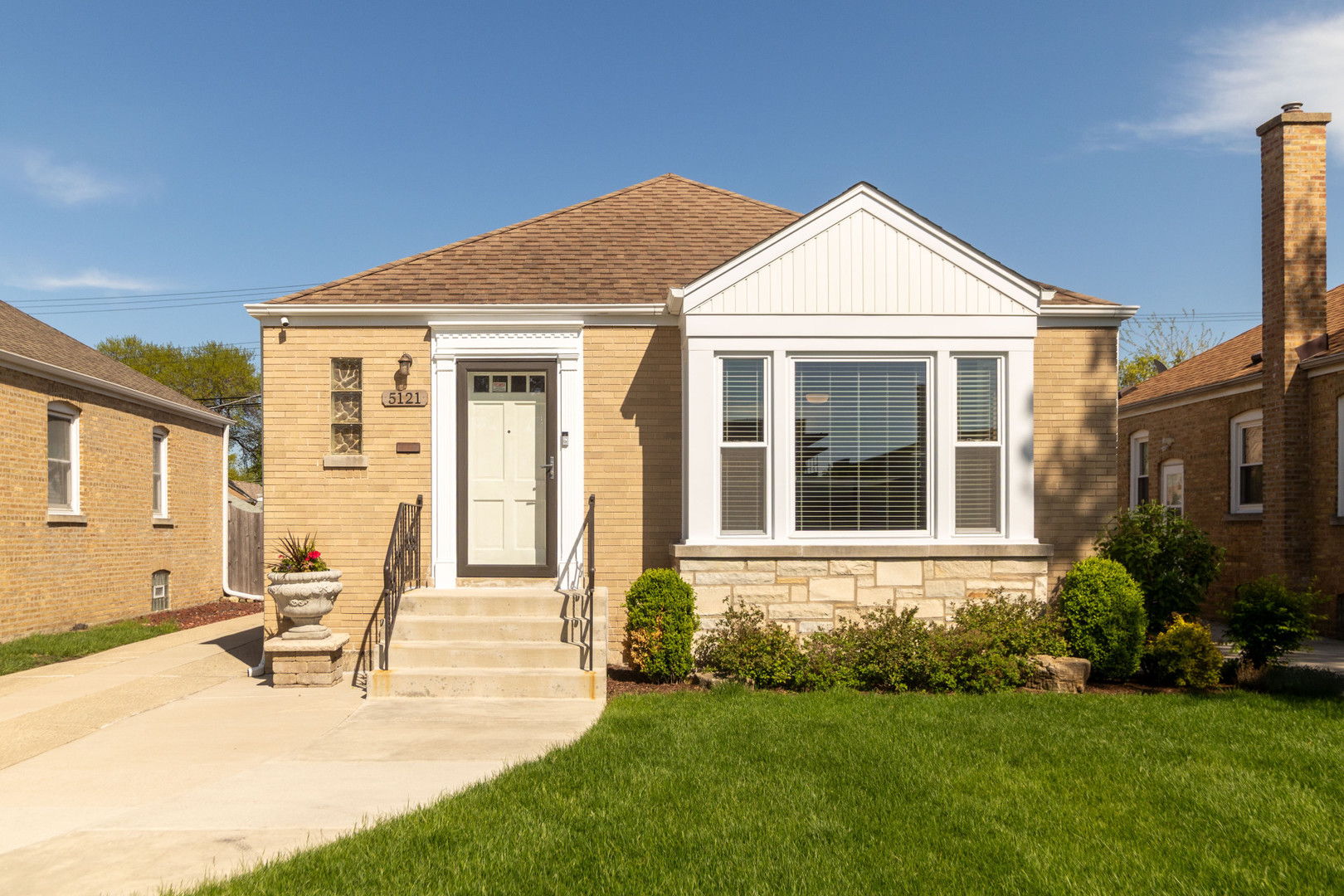 5121 North Nottingham Avenue Chicago IL 60656