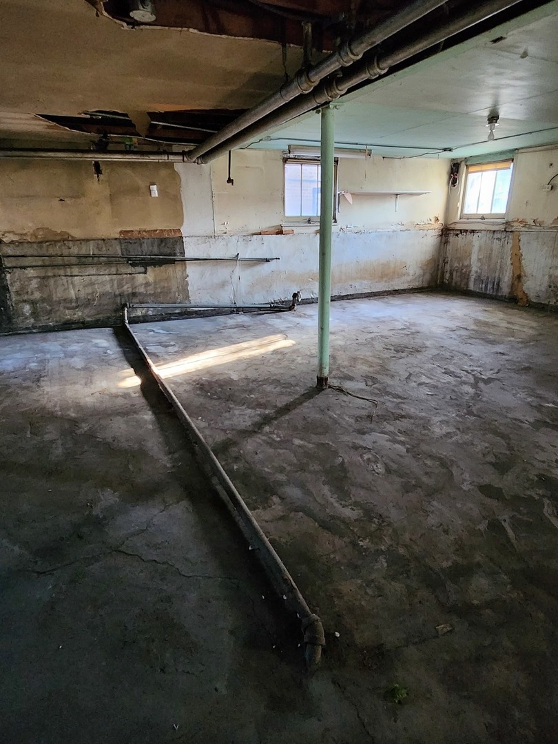 1822 North Mulligan Avenue Chicago IL 60639