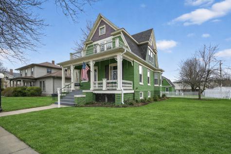212 North Pine Street Momence IL 60954