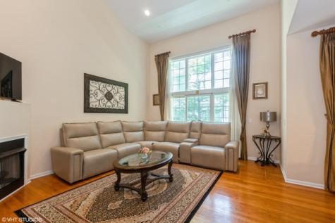 152 Orchards Pass Bartlett IL 60103