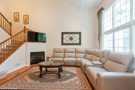 152 Orchards Pass Bartlett IL 60103