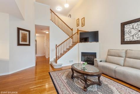 152 Orchards Pass Bartlett IL 60103