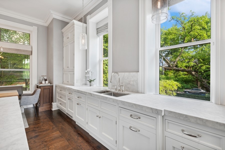 1407 North Hoyne Avenue Chicago IL 60622