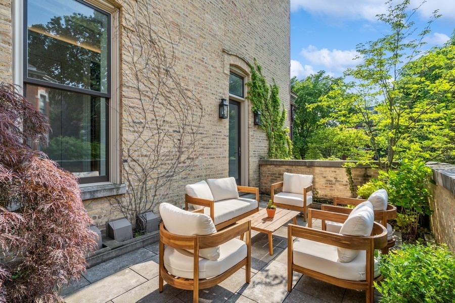 1407 North Hoyne Avenue Chicago IL 60622