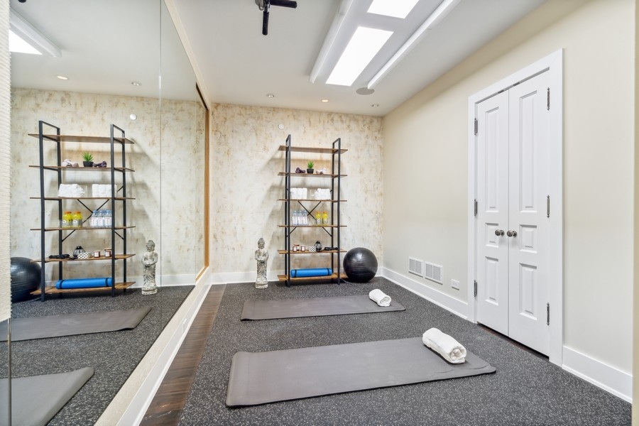 1407 North Hoyne Avenue Chicago IL 60622