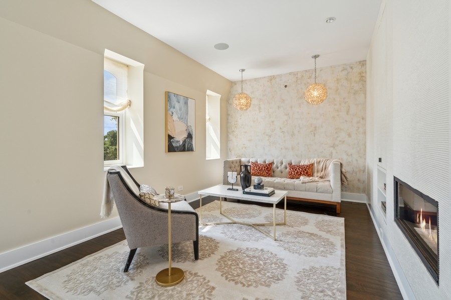 1407 North Hoyne Avenue Chicago IL 60622