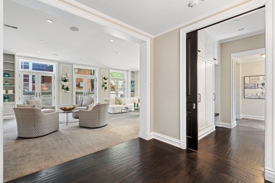 1407 North Hoyne Avenue Chicago IL 60622