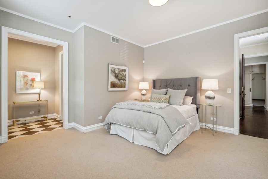 1407 North Hoyne Avenue Chicago IL 60622