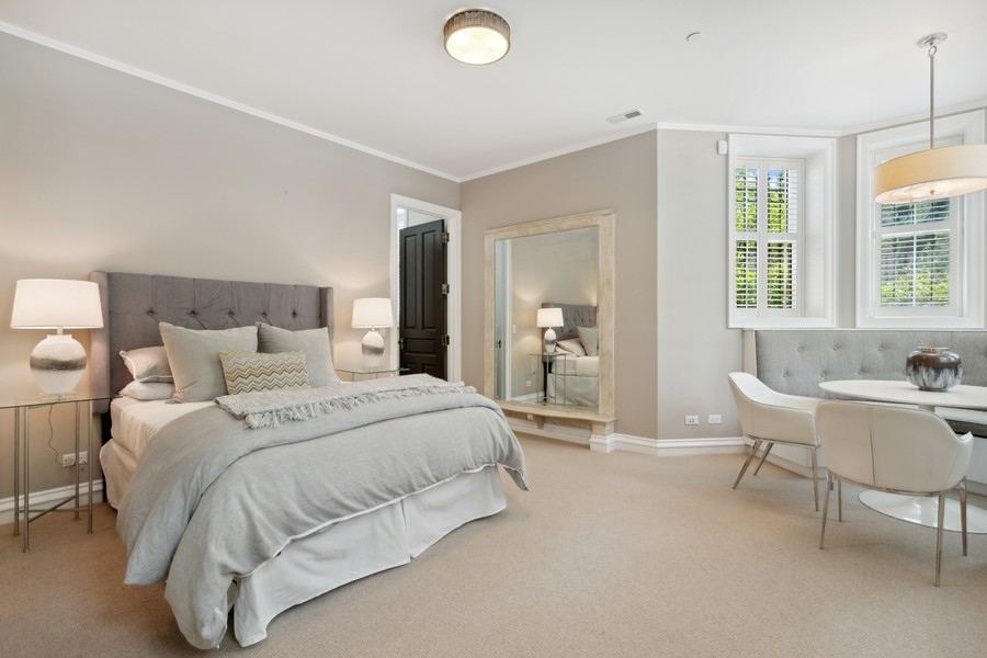 1407 North Hoyne Avenue Chicago IL 60622