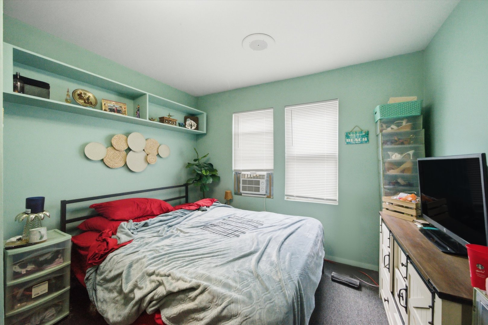 5122 West Bloomingdale Avenue Chicago IL 60639