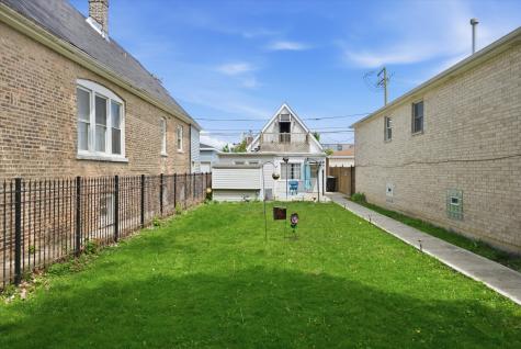 5122 West Bloomingdale Avenue Chicago IL 60639