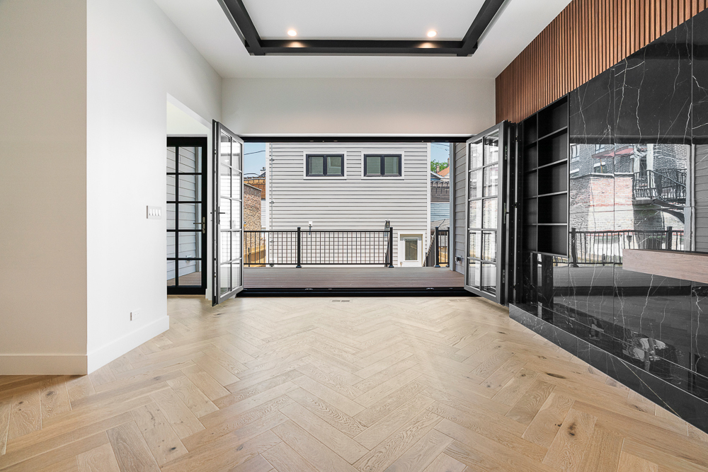 3456 North Claremont Avenue Chicago IL 60657