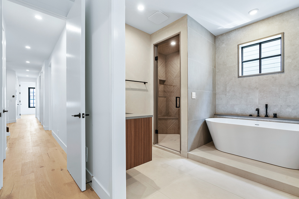 3456 North Claremont Avenue Chicago IL 60657