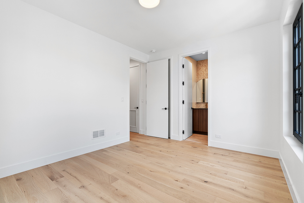 3456 North Claremont Avenue Chicago IL 60657