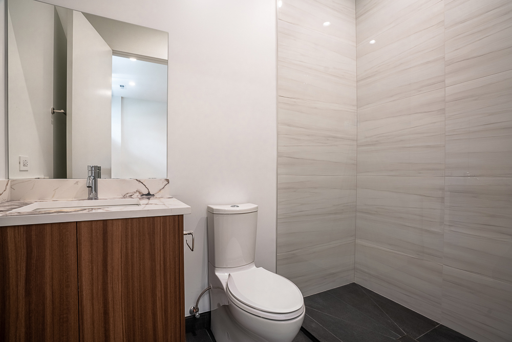 3456 North Claremont Avenue Chicago IL 60657