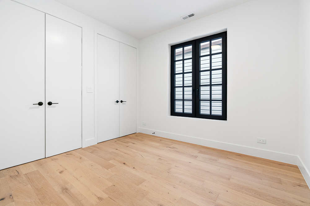 3456 North Claremont Avenue Chicago IL 60657