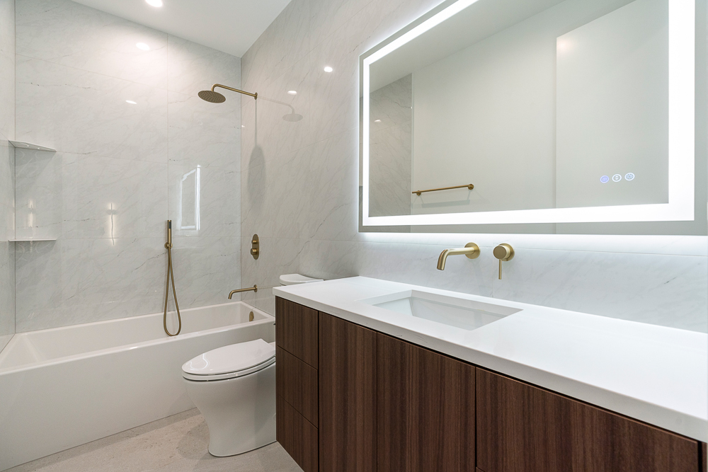 3456 North Claremont Avenue Chicago IL 60657