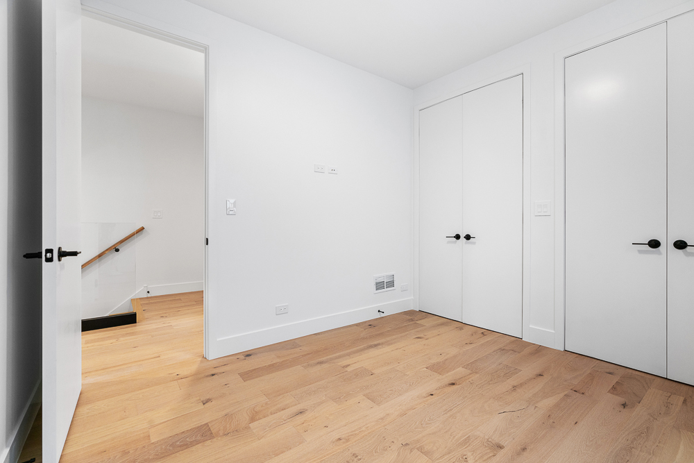 3456 North Claremont Avenue Chicago IL 60657