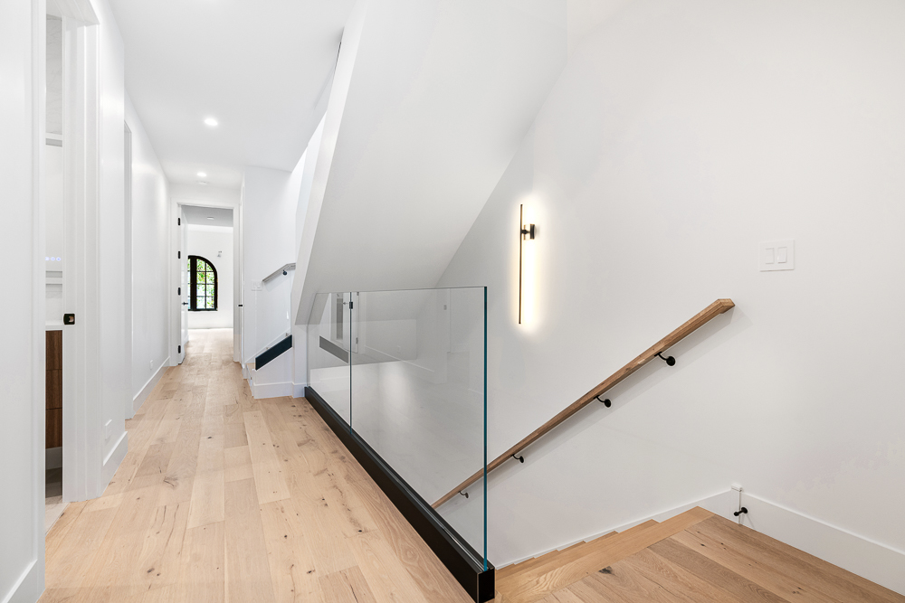 3456 North Claremont Avenue Chicago IL 60657