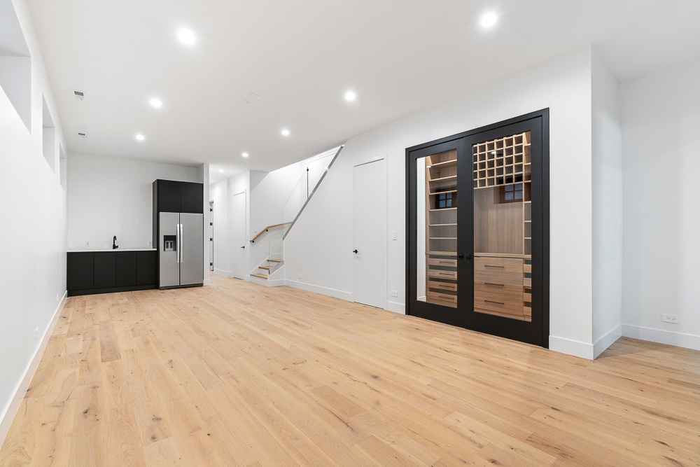 3456 North Claremont Avenue Chicago IL 60657