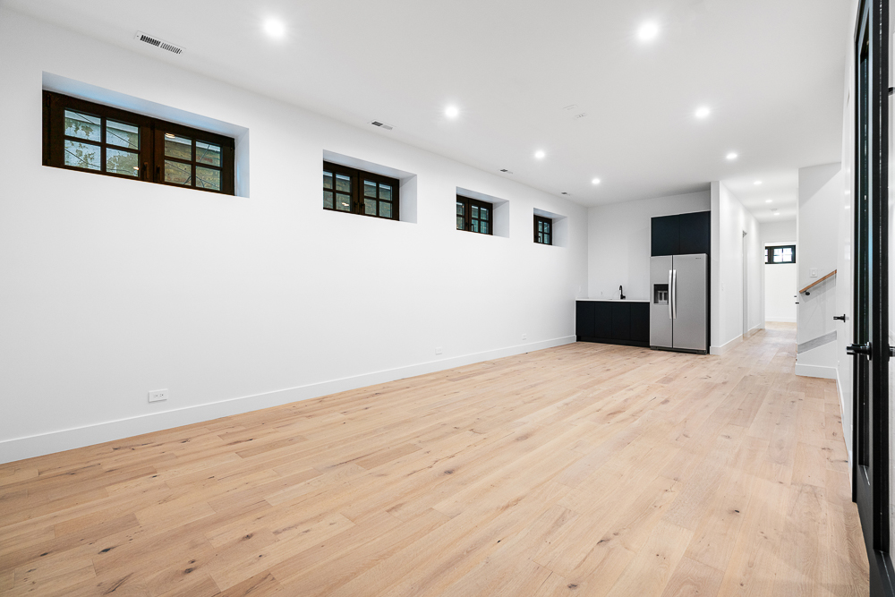 3456 North Claremont Avenue Chicago IL 60657