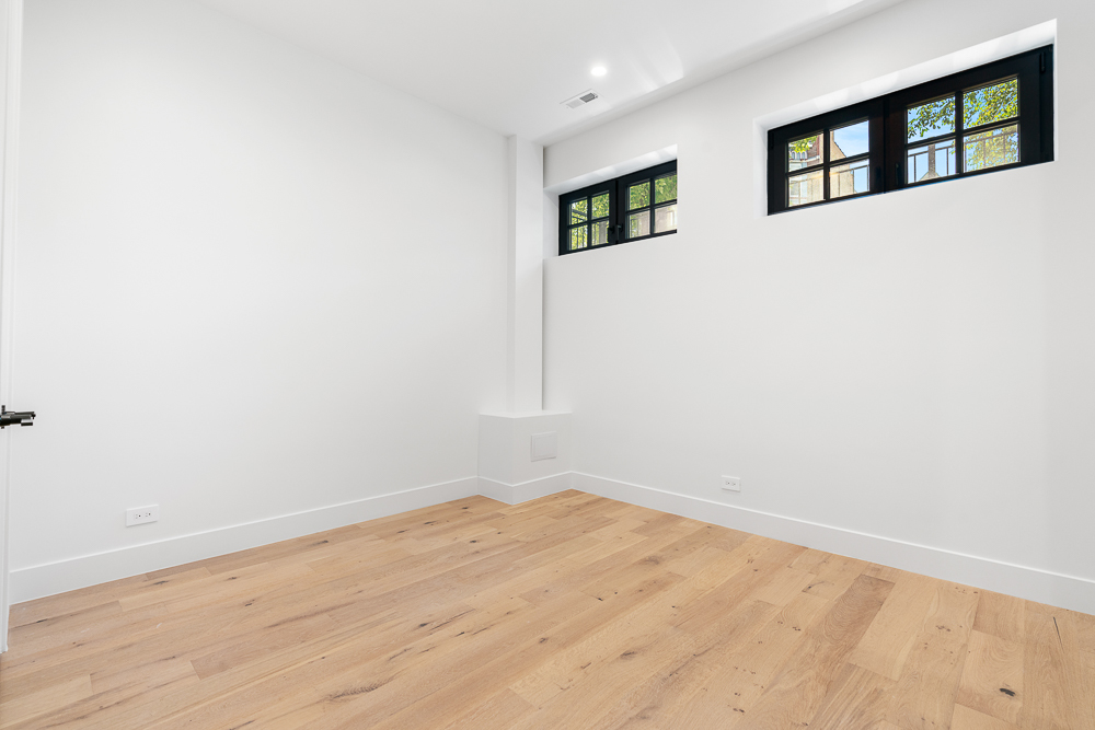 3456 North Claremont Avenue Chicago IL 60657