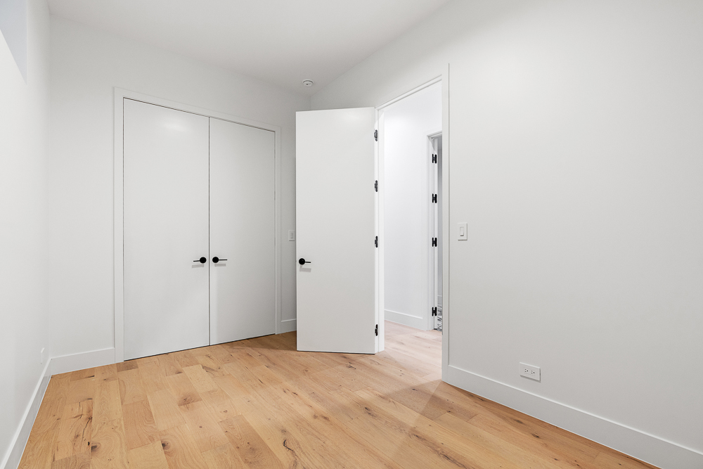 3456 North Claremont Avenue Chicago IL 60657