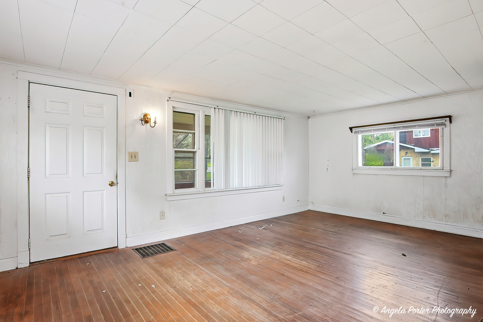 42169 North Lake Avenue Antioch IL 60002