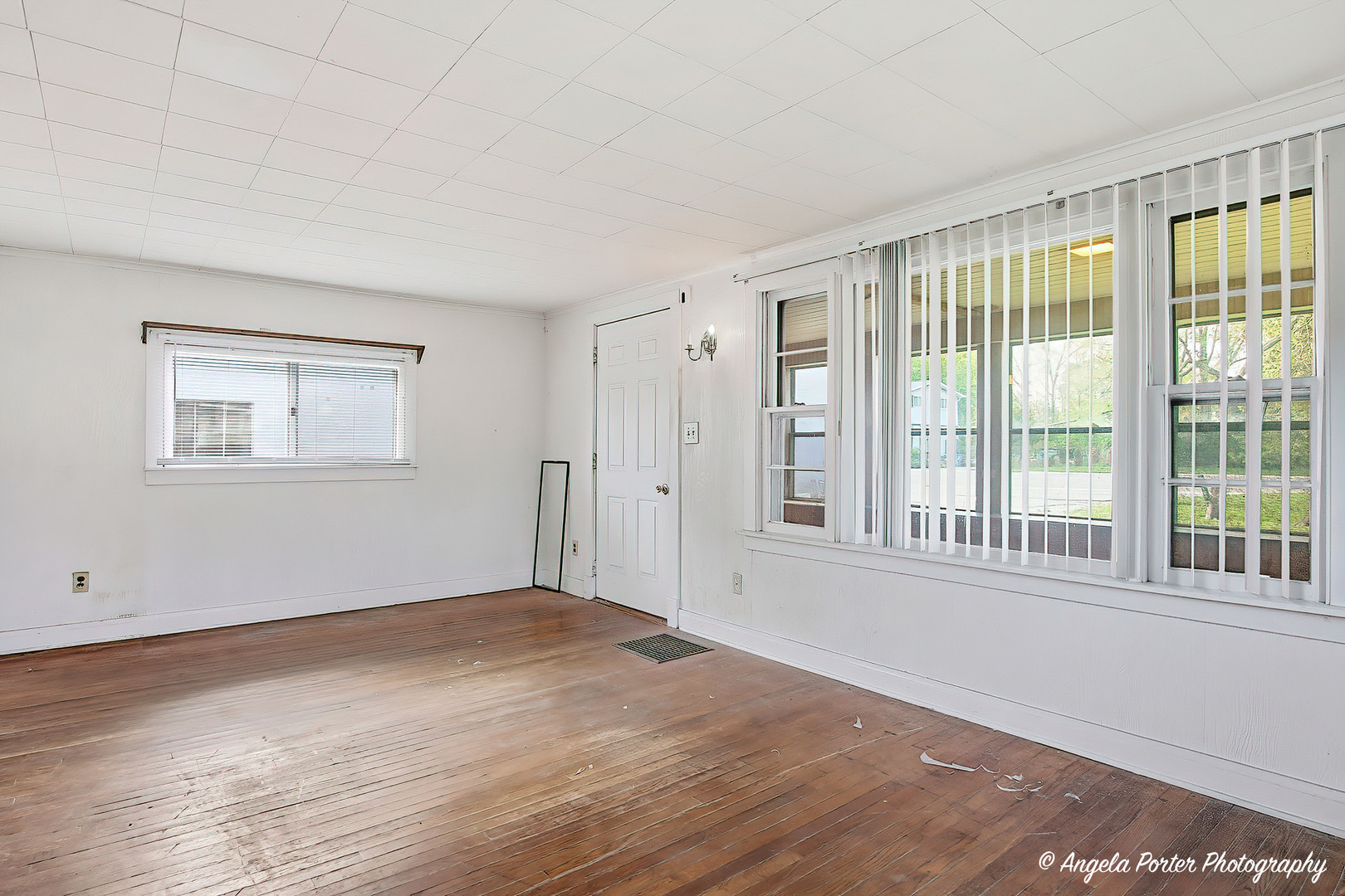 42169 North Lake Avenue Antioch IL 60002