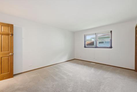1432 Schramm Drive Westmont IL 60559