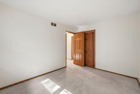 1432 Schramm Drive Westmont IL 60559