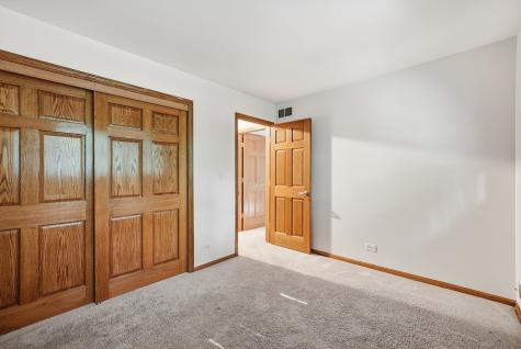 1432 Schramm Drive Westmont IL 60559