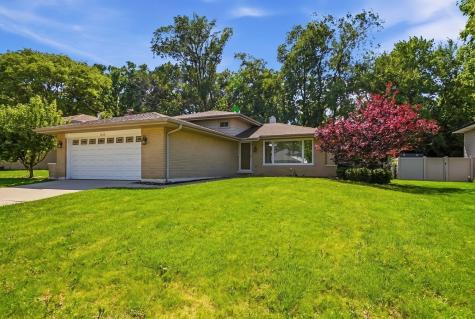 1432 Schramm Drive Westmont IL 60559