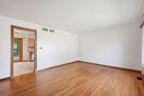 1432 Schramm Drive Westmont IL 60559