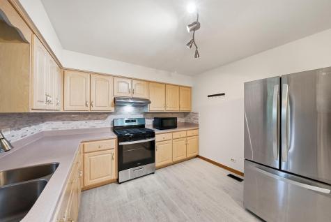 1432 Schramm Drive Westmont IL 60559