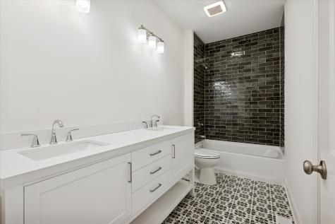 3650 Wintergreen Terrace Algonquin IL 60102