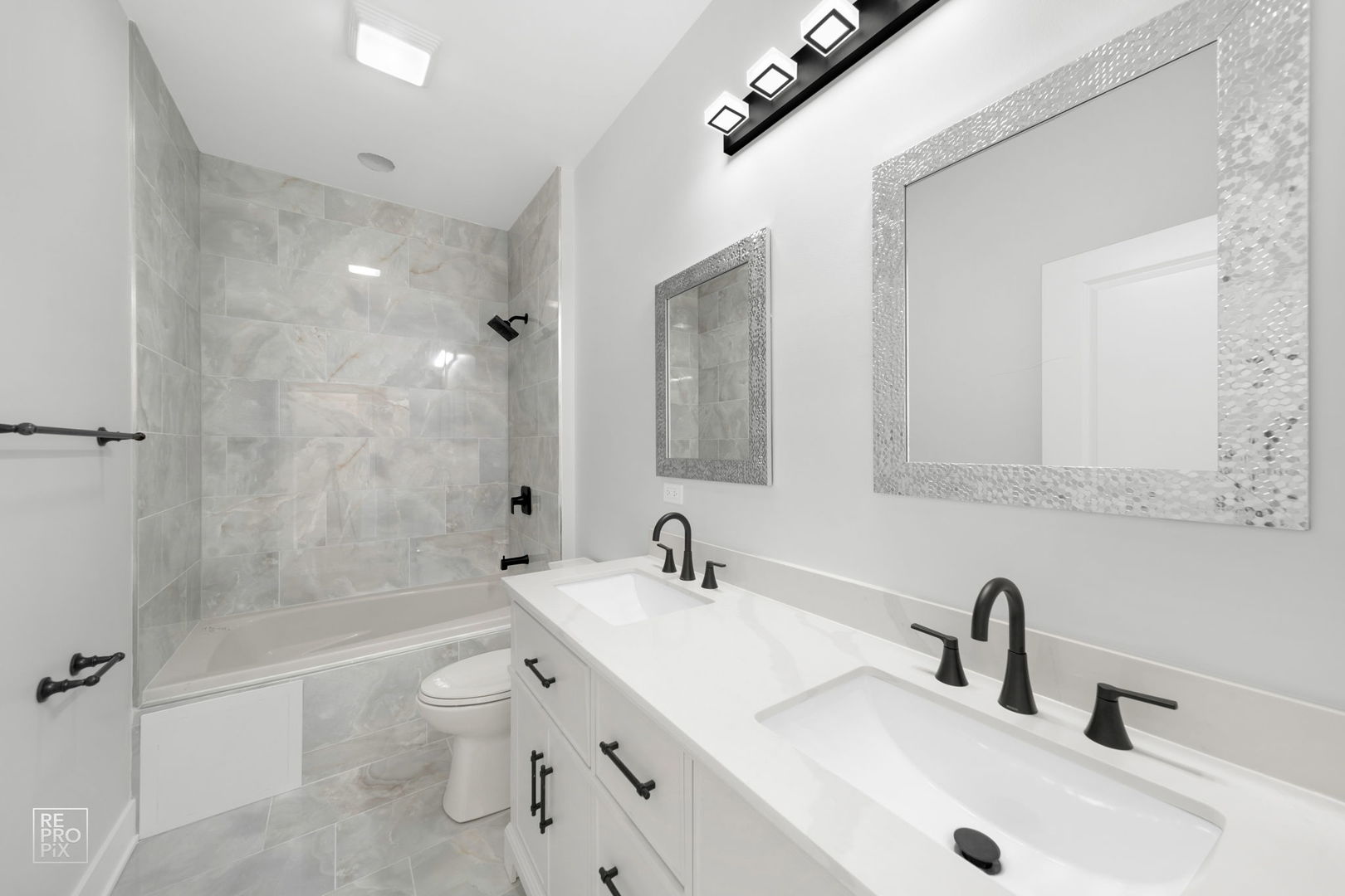 4241 West Walton Street Chicago IL 60651