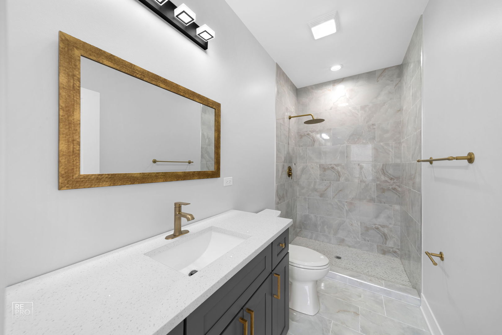 4241 West Walton Street Chicago IL 60651