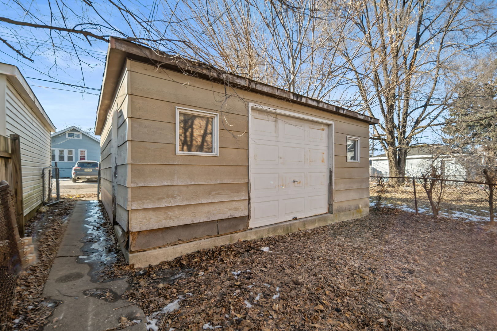 10214 South La Salle Street Chicago IL 60628