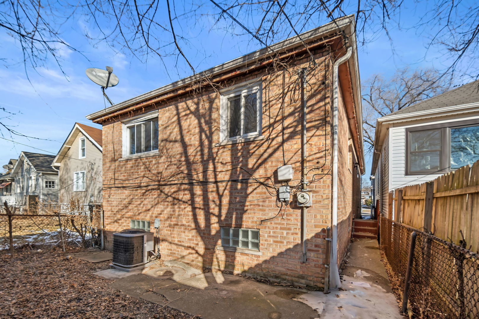 10214 South La Salle Street Chicago IL 60628