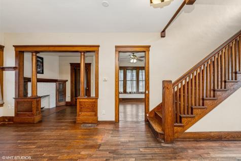 306 East Diggins Street Harvard IL 60033
