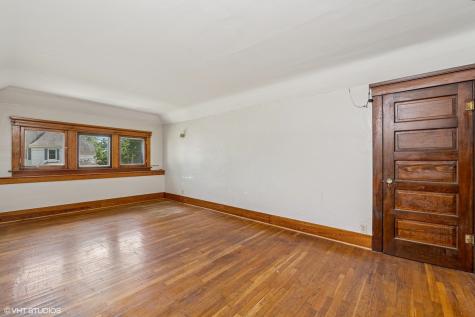 306 East Diggins Street Harvard IL 60033