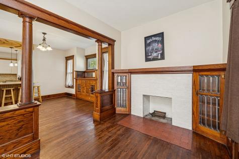 306 East Diggins Street Harvard IL 60033