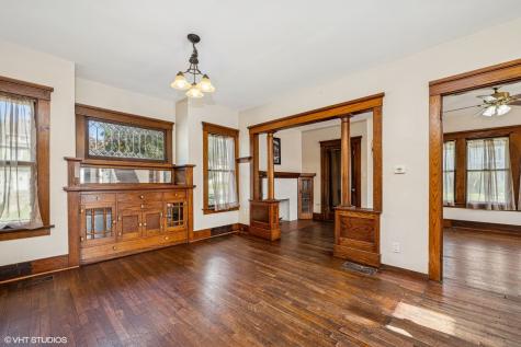 306 East Diggins Street Harvard IL 60033