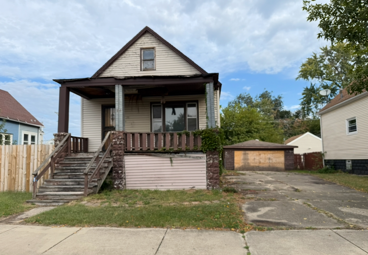 28 156TH Street Calumet City IL 60409