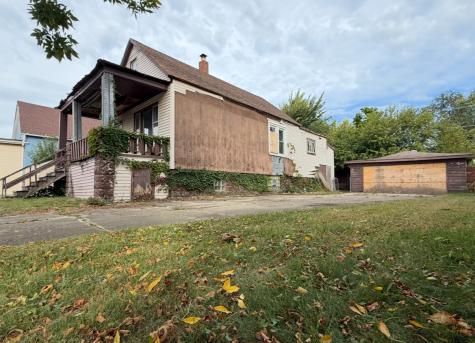 28 156TH Street Calumet City IL 60409