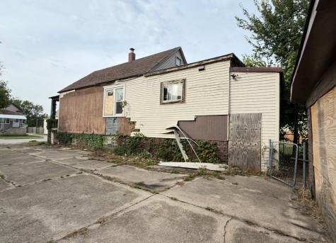 28 156TH Street Calumet City IL 60409