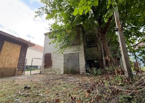 28 156TH Street Calumet City IL 60409