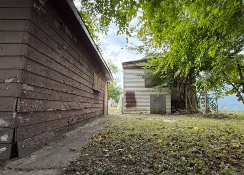 28 156TH Street Calumet City IL 60409